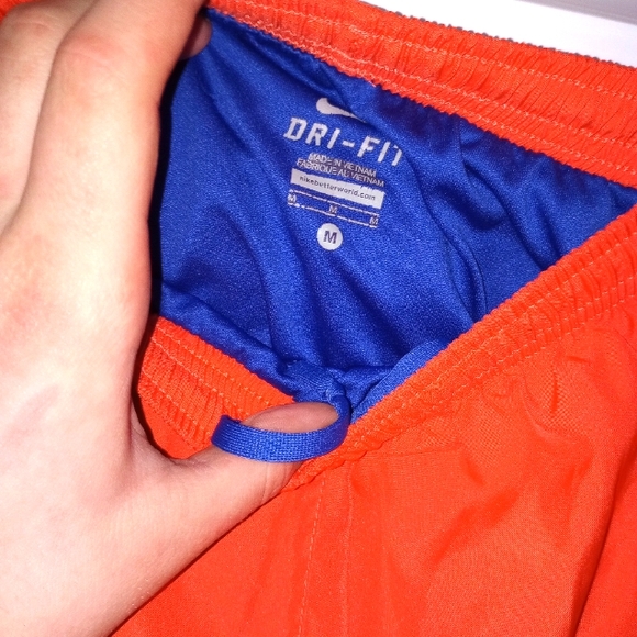 Orange and Blue Size M Nike Dry Fit - Picture 3 of 4